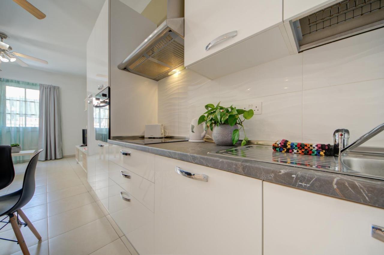 Azure Haven - Gzira Apartments And Penthouse By Shortletsmalta المظهر الخارجي الصورة