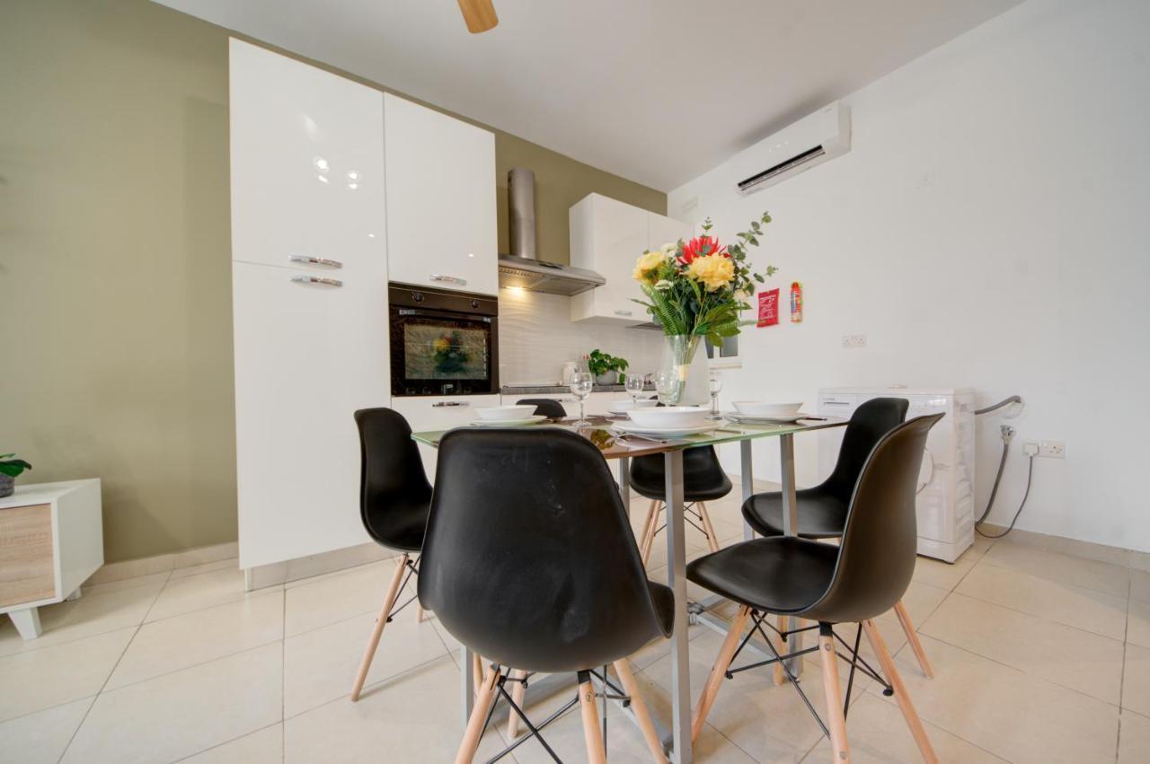 Azure Haven - Gzira Apartments And Penthouse By Shortletsmalta المظهر الخارجي الصورة