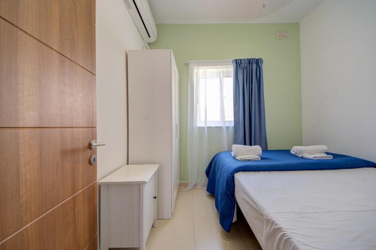Azure Haven - Gzira Apartments And Penthouse By Shortletsmalta الغرفة الصورة